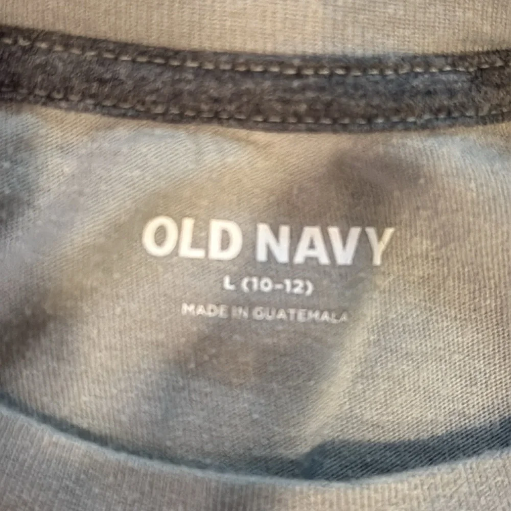Bundle of 2 Old Navy t-shirts, sz L